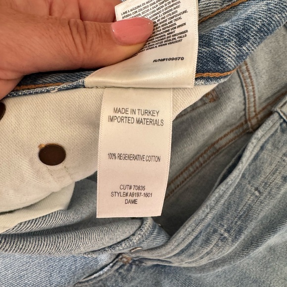 Agolde Light Blue Jean Shorts - Picture 7 of 7